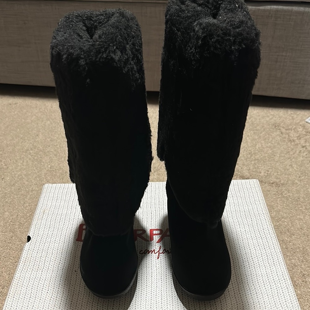 BearPaw Black Winter Boots Cozy and Tall